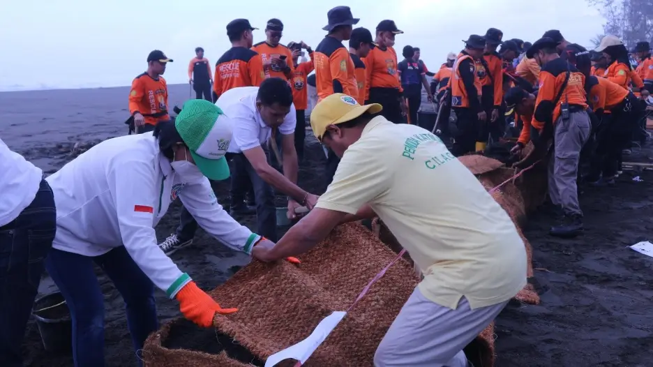 BPBD Kabupaten Cilacap Siapkan Tanggul Bronjong Sabut Kelapa Antisipasi Abrasi